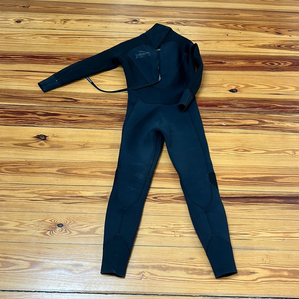 Patagonia full wetsuit - Picture 4 of 5